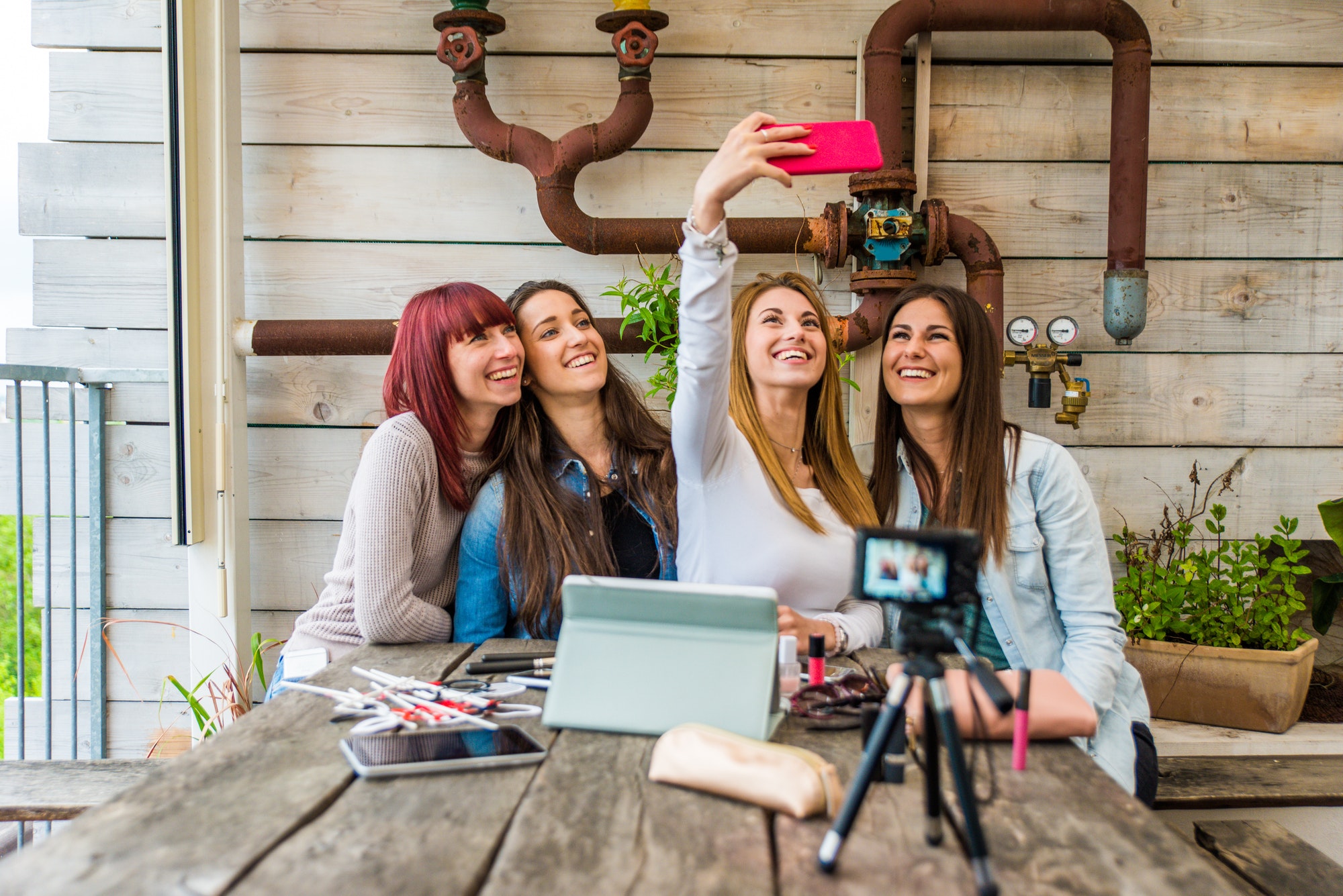 influencers-vlogging-from-home-2.jpg